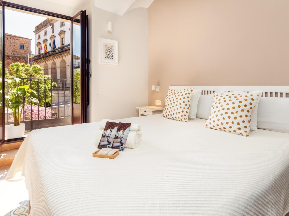 Apartamentos Plaza Mayor 35 Caces Exteriér fotografie